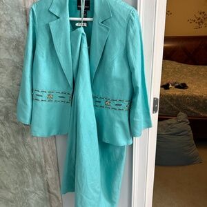 Cropped sleeved tea length dress with jacket